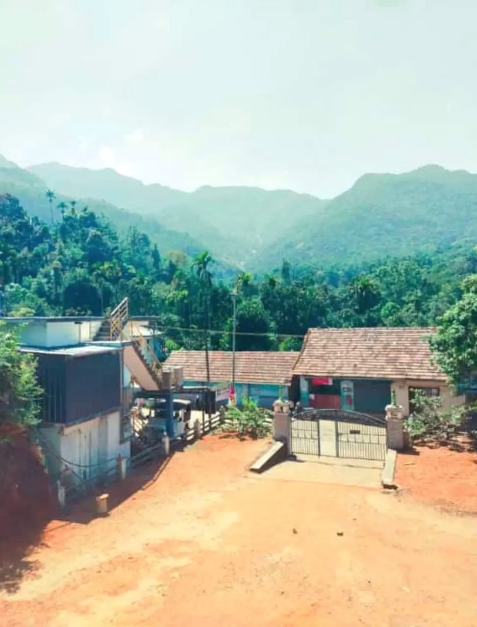 before landslide mundakkai